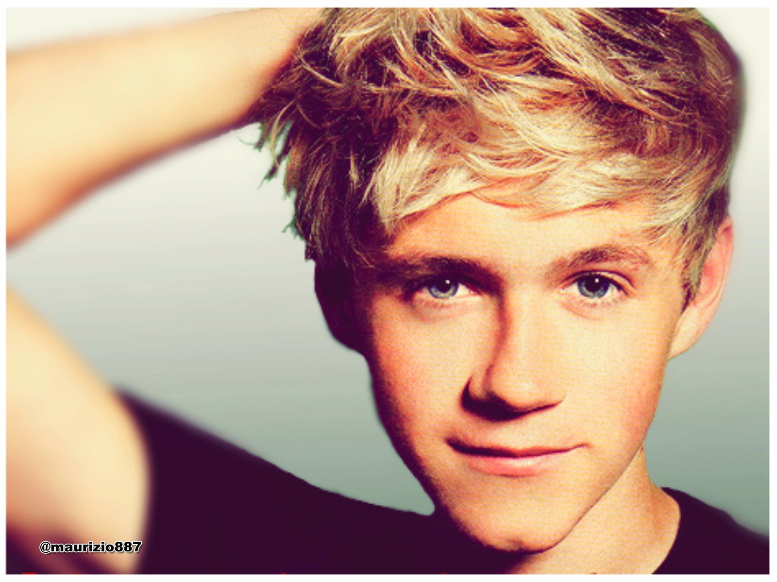 Niall-Horan-2012-one-direction-32676643-1600-1198